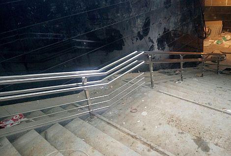 Перила из нержавеющей стали с двойным поручнем в Москве, метро Раменки