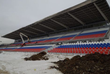 Перила из нержавеющей стали с вертикальным заполнением. Гребной стадион в Крылатском. Фото 2.
