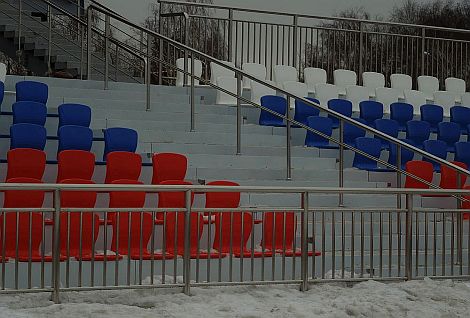 Перила из нержавеющей стали с вертикальным заполнением. Гребной стадион в Крылатском. Фото 9.